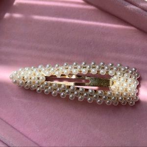pearl hair clip